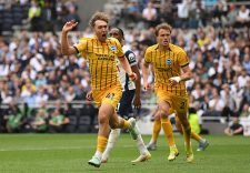 LONDON, ENGLAND - MAY 25: Jack Hinshelwood of Brighton & Hove Albion celebrates scoring his team's first goal during the Premier League match between Tottenham Hotspur FC and Brighton & Hove Albion FC at Tottenham Hotspur Stadium on May 25, 2025 in London, England. (Photo by Mike Hewitt/Getty Images)