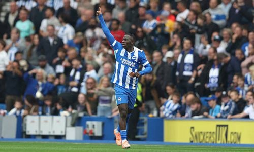 BRIGHTON, ENGLAND - SEPTEMBER 20: Yankuba Minteh of Brighton & Hove Albion celebrates scoring his team's first goal during the Premier League match between Brighton & Hove Albion and Tottenham Hotspur at Amex Stadium on September 20, 2025 in Brighton, England. (Photo by Steve Bardens/Getty Images)