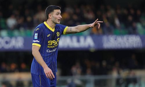 PARMA, ITALY - 2025/03/31: Diego Coppola of Hellas Verona FC gestures during the Italian Serie A soccer match between Hellas Verona Vs Parma Calcio at Marc'Antonio Bdentegodi Stadium. Final Score Hellas Verona FC 0 : 0 Parma Calcio. (Photo by Emanuele Pennacchio/SOPA Images/LightRocket via Getty Images)